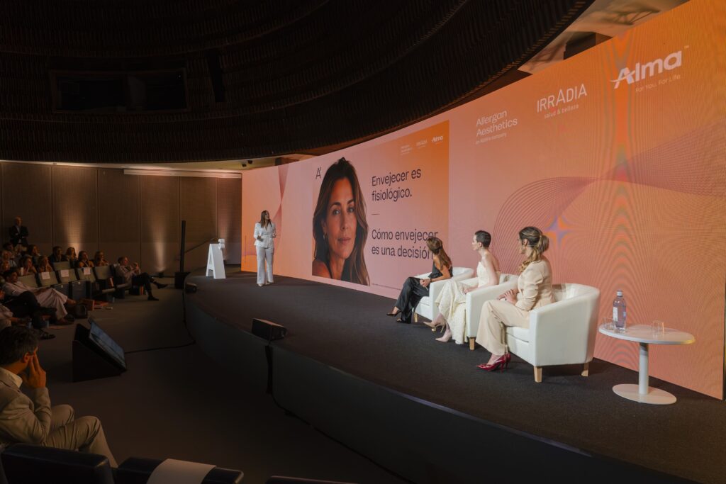 Grupo Alma Médica-Irradia y Allergan Aesthetics reúnen en Madrid a más de 200 profesionales médicos para abordar el auge de la combinación en Medicina y Dermatología Estética 4 Evento A3 Ponentes Allergan Aesthetics y Grupo Alma Medica Irradia 3